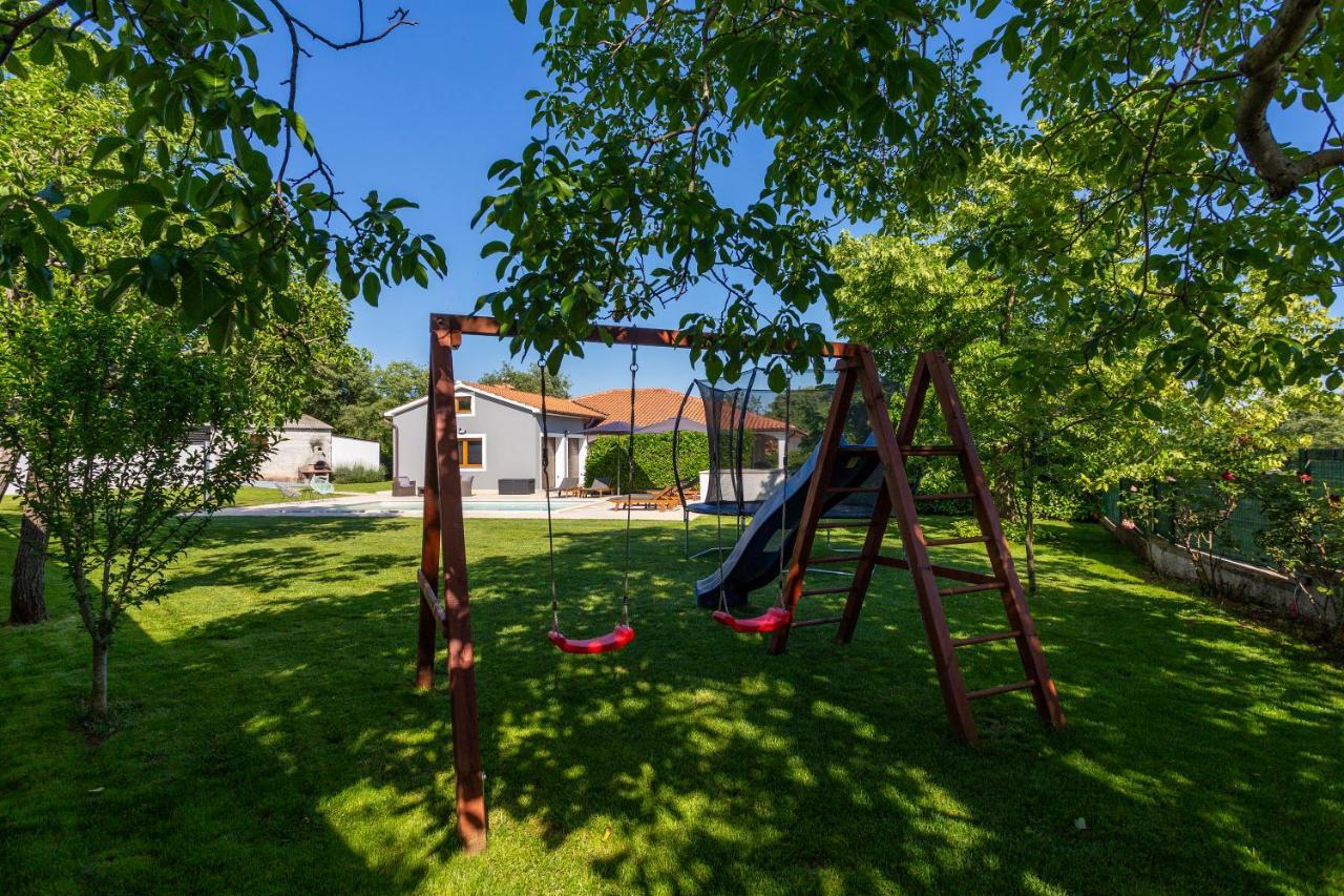 Villa Anavi Bicici Exterior photo