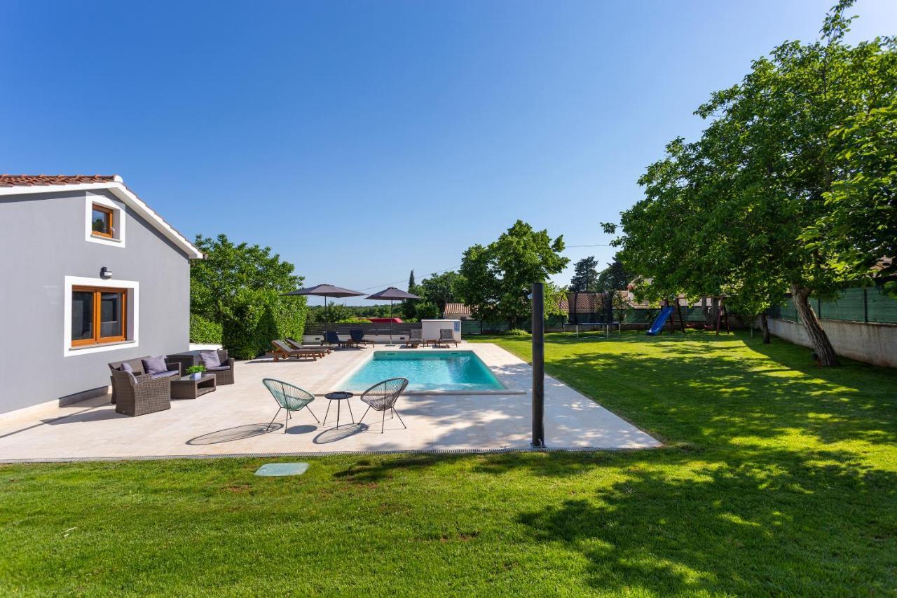 Villa Anavi Bicici Exterior photo
