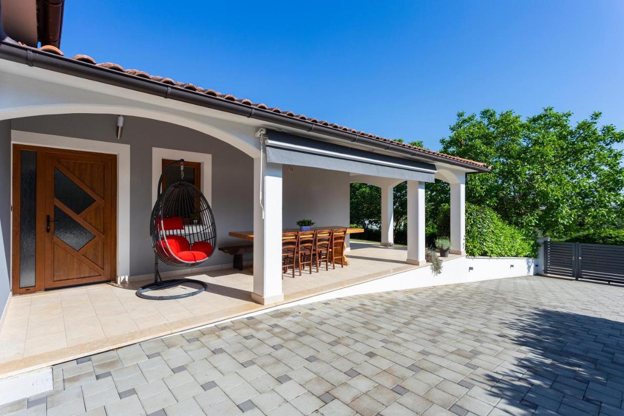 Villa Anavi Bicici Exterior photo